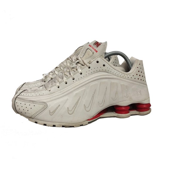 nike reflective trainers