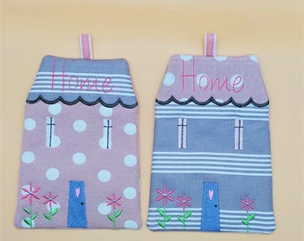 Mug Rug as a house made of cotton fabric