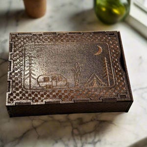 Planche à cribbage format voyage avec espace de rangement