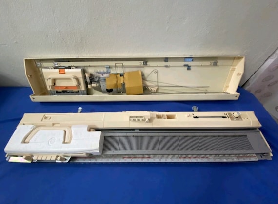 Brother Electronic Knitting Machine KH 270 Chunky Complete Local Pickup Only