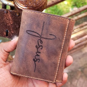 Cartera con cruz personalizada, regalo para hombres cristianos, papá, jefe, regalo único para hombres cristianos, regalos con cruz para hombres, cartera con diseño de cruz personalizada