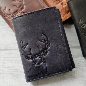 Cartera triple personalizada, cartera de cuero grabada con caza de ciervos, cartera hecha a mano para hombres, cartera especial para hombres, regalo para él