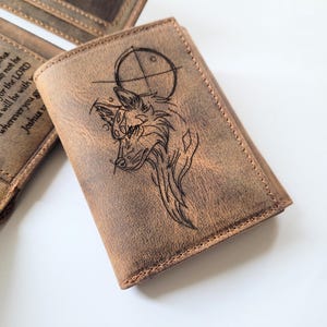 Cartera con diseño de lobo y luna para hombres y mujeres / Cartera con animales salvajes / Cartera personalizada con diseño abstracto de lobo para amantes de los animales / Idea de regalo de vida salvaje