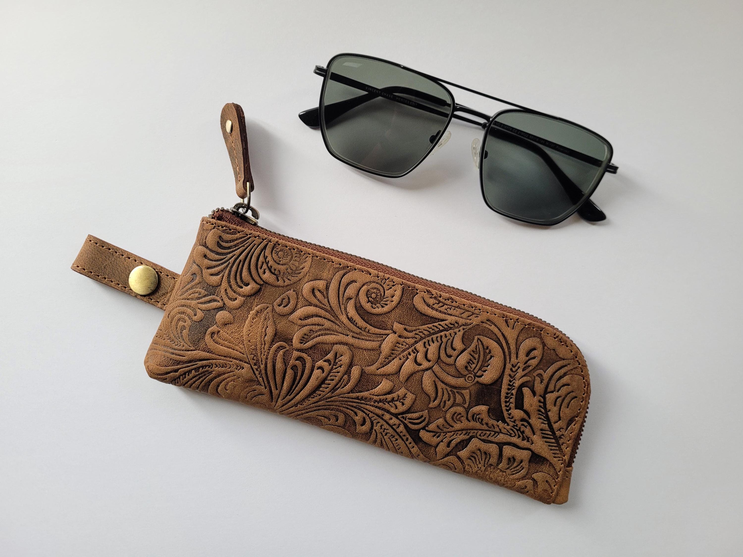 Stylish Brown Sunglasses with Floral Case Golden Flower Sunglasses – House of Correia main image 3