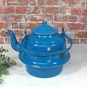 large old kettle, kettle, tea kettle - enamel - Denmark - country house kitchen, kitchen decoration, vintage
