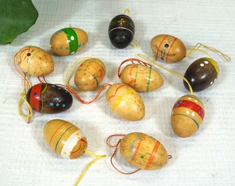 12-teiliges Set Oster-Deko aus Holz - Eier, Ostereier, Holzeier - Tisch-Deko - Osterstrauch - Frühling, Ostern - 80er Jahre