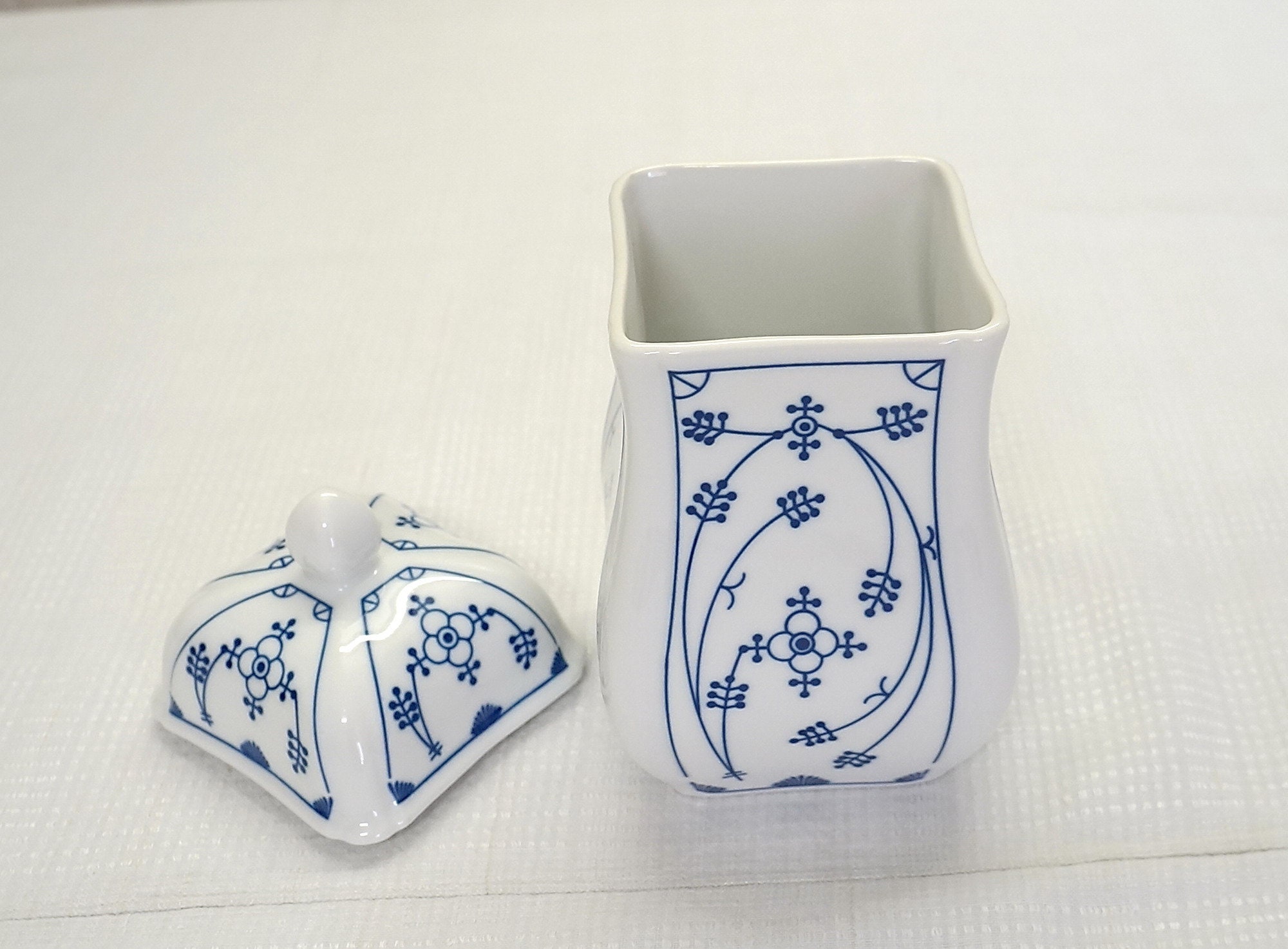 Contenedor de almacenamiento lata con tapa hecho de | Etsy