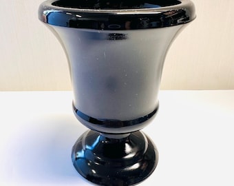 Jarrón vintage de cristal amatista negro pesado con pedestal, urna para decoración de Halloween