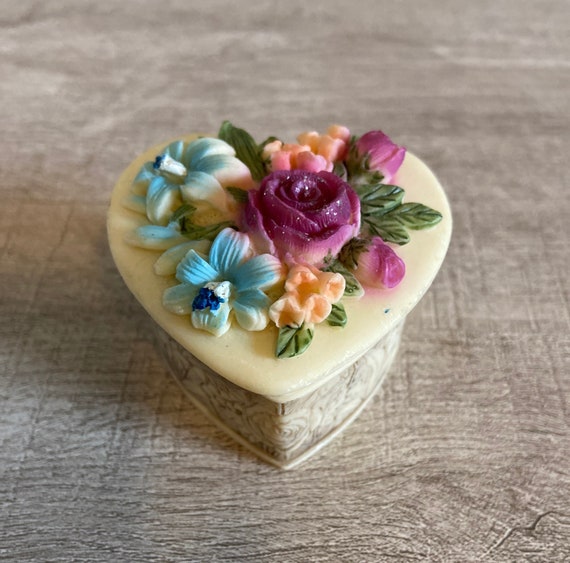 Vintage Floral Trinket Box Resin Heart Shaped Min… - image 1