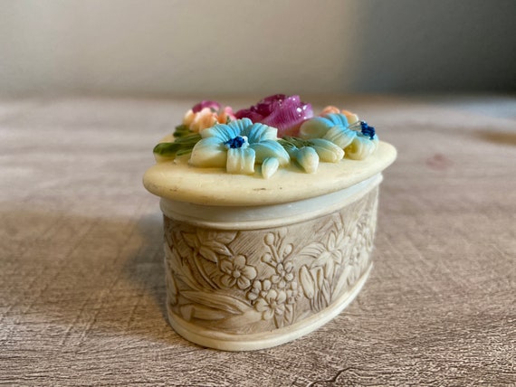 Vintage Floral Trinket Box Resin Heart Shaped Min… - image 4