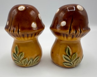 Vintage Mushroom Ceramic Salt and Pepper Shakers Made in Japan
