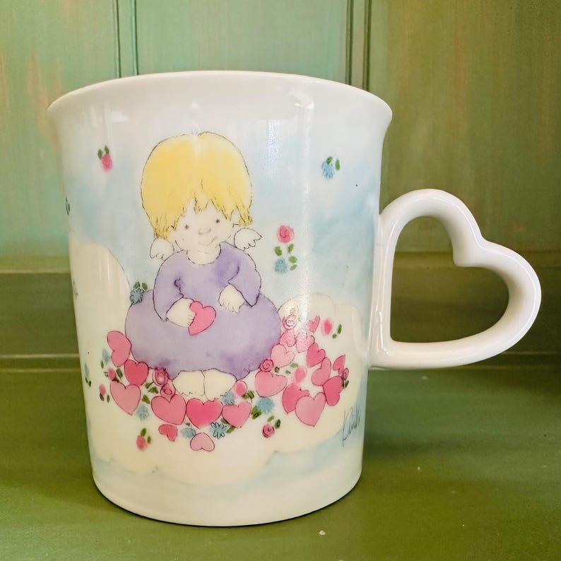 Vintage KIinka Coffee Tea Mug Wishing You Red Roses Pink Hearts Lifetime Happiness Girl Angel Heart Shaped Handle Bild 1