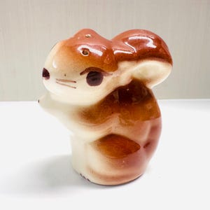 Vintsge Squirrel Salt Pepper Shaker Three Hole Made in California Woodland Animal Decor