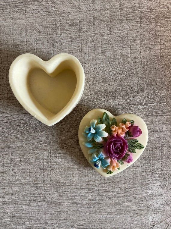 Vintage Floral Trinket Box Resin Heart Shaped Min… - image 8