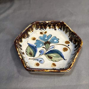 Vintage Hand Painted Mexican Pottery Trinket Dish / Catchall