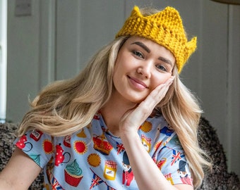 Christmas Crown Knitting Pattern - The Crown Jewels Knit Pattern - Chunky Knit Crown Pattern - Celebratory Crown