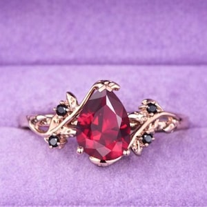 Tropfen Rubin Verlobungsring, Vintage Juli Birthstone, fünf Stein Schwarz Spinell Geschenk für Frauen