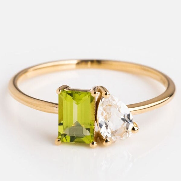 Toi et moi ring Double Stone Engagement Peridot ring 2 Stone Wedding Ring Radiant cut ring Pear ring 2 stone mothers ring Green stone ring