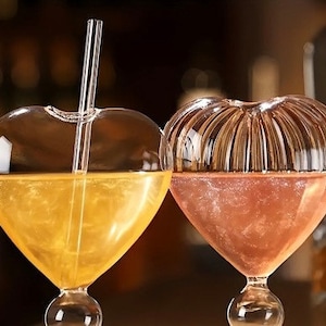 1pc, Heart Shaped Cocktail Glass, Clear Stemmed Wine Glass, Creative Champagne Glasses, Drinking Cups, For Bar, Pub, home, With Free Straw