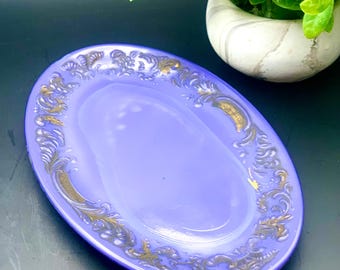 Bandeja victoriana antigua de vidrio opalino con leche, ovalada, color lavanda y dorado, Eagle and Co.