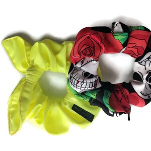 Set of 3 elastic hair scrunchies with skull rose pattern, Set of hair scrunchies, Fluorescent yellow patterned wrist scrunchies, Tail accessory