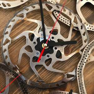 Wall clock made of bicycle MTB mountain bike brake discs, gift for cyclists, road bike and mountain bike riders