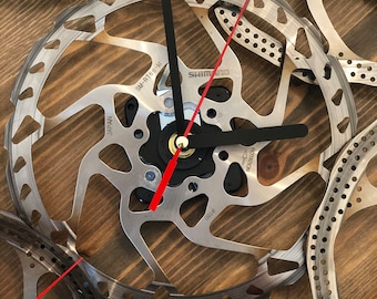 Wall clock made of bicycle MTB mountain bike brake discs, gift for cyclists, road bike and mountain bike riders