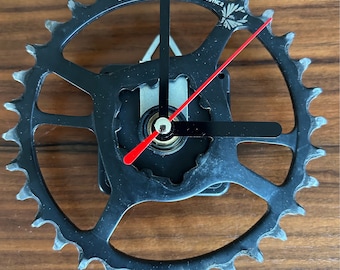 Wanduhr Uhr aus Fahrrad MTB Mountainbike Bremsscheiben, Kettenblatt, SRAM Geschenk für Radfahrer, Rennrad- und Mountainbike Fahrer