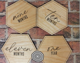 Baby Monthly Milestone Marker, Month Photo Sign Baby, Monthly Wooden Milestone Discs, Baby Shower Gift, Baby Milestone