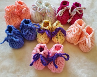 Crochet Girl Boys Booties Set x 2/ White Rose Yellow Blue Colors / Infant Outfit / Handmade Girl Boy Gift / 1-3  Months / Booties Winter