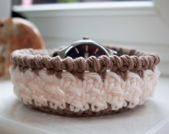 Wenona's Little Basket | Crochet Small Basket Pattern