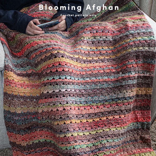 Blooming afghan; an easy crochet blanket pattern and unisex gift idea. Perfect for beginner crocheters and works up quickly.
