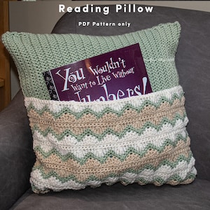 Reading pillow crochet pattern, pocket pillow PDF pattern only