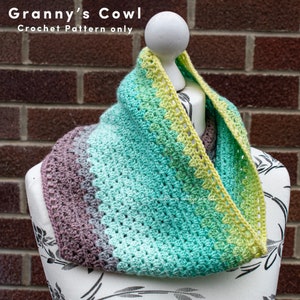 Granny's Cowl - and easy and beginner crochet pattern in 4 sizes from age 2 to adult. A modern and elegant look for the granny stitch.