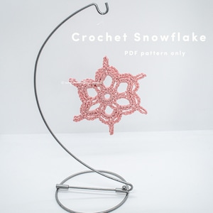 Crochet snowflake PDF Pattern , easy Christmas decoration, appliqué, make with any yarn and hook size, 10 minute pattern afbeelding 1