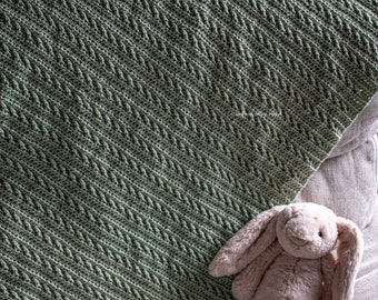 Sawyers Blanket: an easy, quick blanket pattern in 5 sizes from security to throw. Perfect unisex afghan pattern and baby blanket pattern.