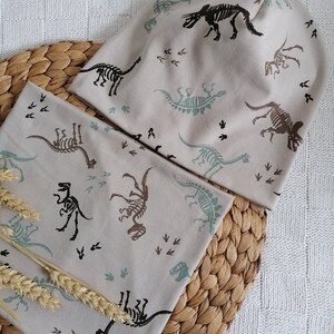 Mütze mit Dinosaurier Dino Beanie Wintermütze Wendemütze Wendebeanie Loop Loopschal Wendeloop Wendeloopschal Schlauchschal Schal beige mint