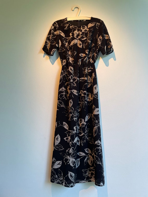green emerald velvet dress Tamsin Short Sleeve Modal Maxi Dress / Mahogany | Meshki main image 1