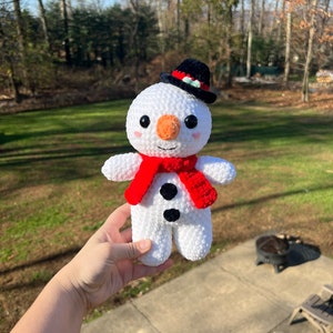 Crochet Frosty the Snowman Stuffed Animal Amigurumi