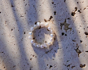 FeriaStudio| Handmade pearl ring "Fortuna" made of freshwater pearls - keshi pearls, irregular, white, minimalist, rice pearls