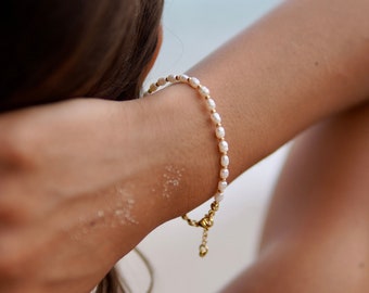 FeriaStudio | Handmade freshwater pearl bracelet Lucero - French gold plated or sterling silver, rice pearls, gold pearls or silver pearls