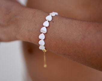 FeriaStudio | Handmade heart bead bracelet Corazón - shell beads, heart, mother of pearl, white, yellow, gold, stainless steel or sterling silver