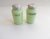 Jadeite Green Glass 1930 39 s Jeanette McKee Fire King Beehive Salt and Pepper Shaker Range Set Pair Ribbed Uranium Glass