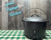 Griswold Cast Iron No.8 Flat Bottom Kettle with Matching Lid Slant Logo