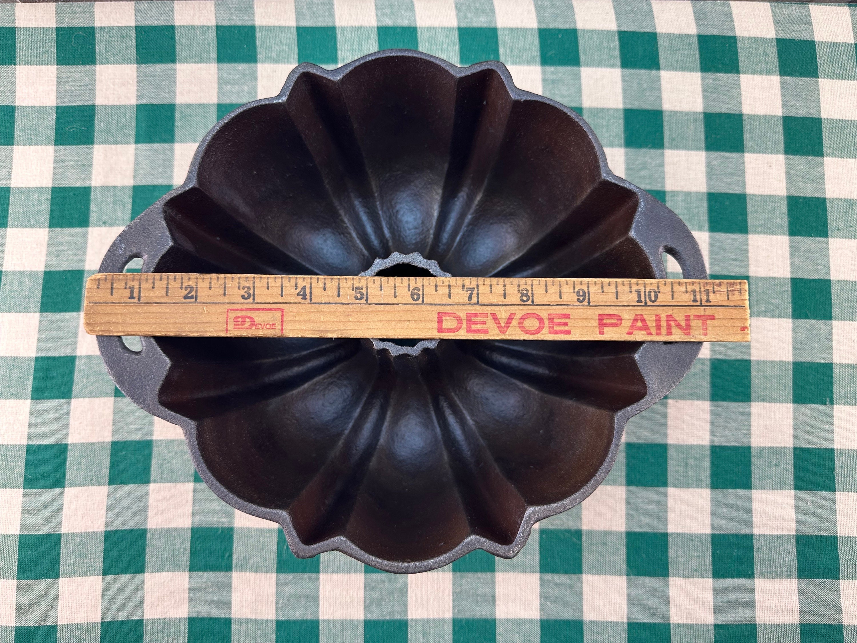 Lodge Unmarked Cast Iron Bundt Pan Cake Mold Etsy