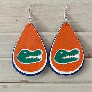 College Ohrringe Orange Weiß Blau mit grünem Alligator Ausschnitt