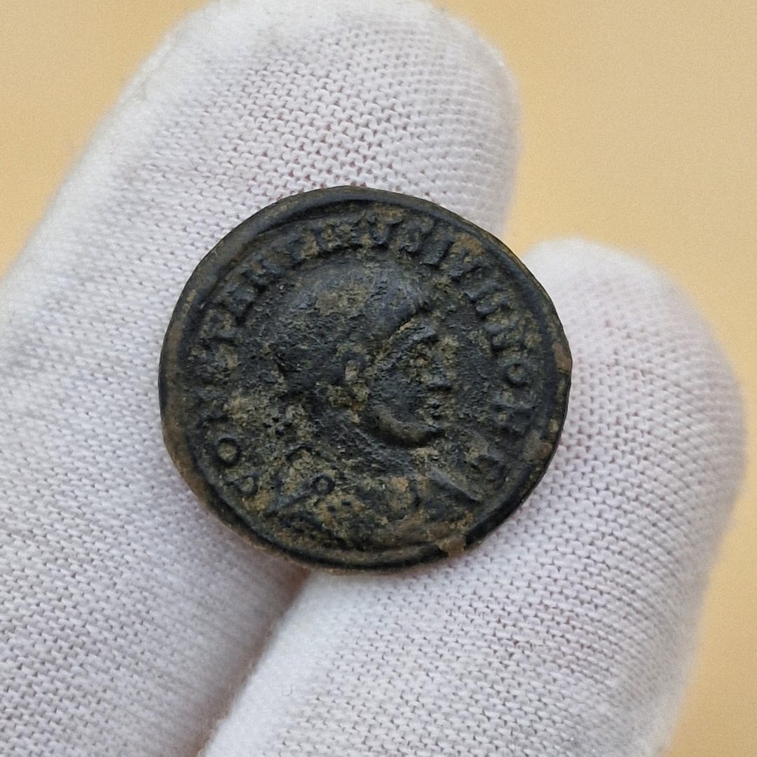 本物のローマのコンスタンティヌス 2 世 AE フォリス、西暦 337 ～ 340