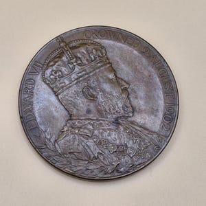 Genuine 1902 Coronation of King Edward VII and Queen Alexandra Consort - Great Britain - Bronze Medal