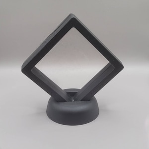 Coin Display Case - Floating Coin