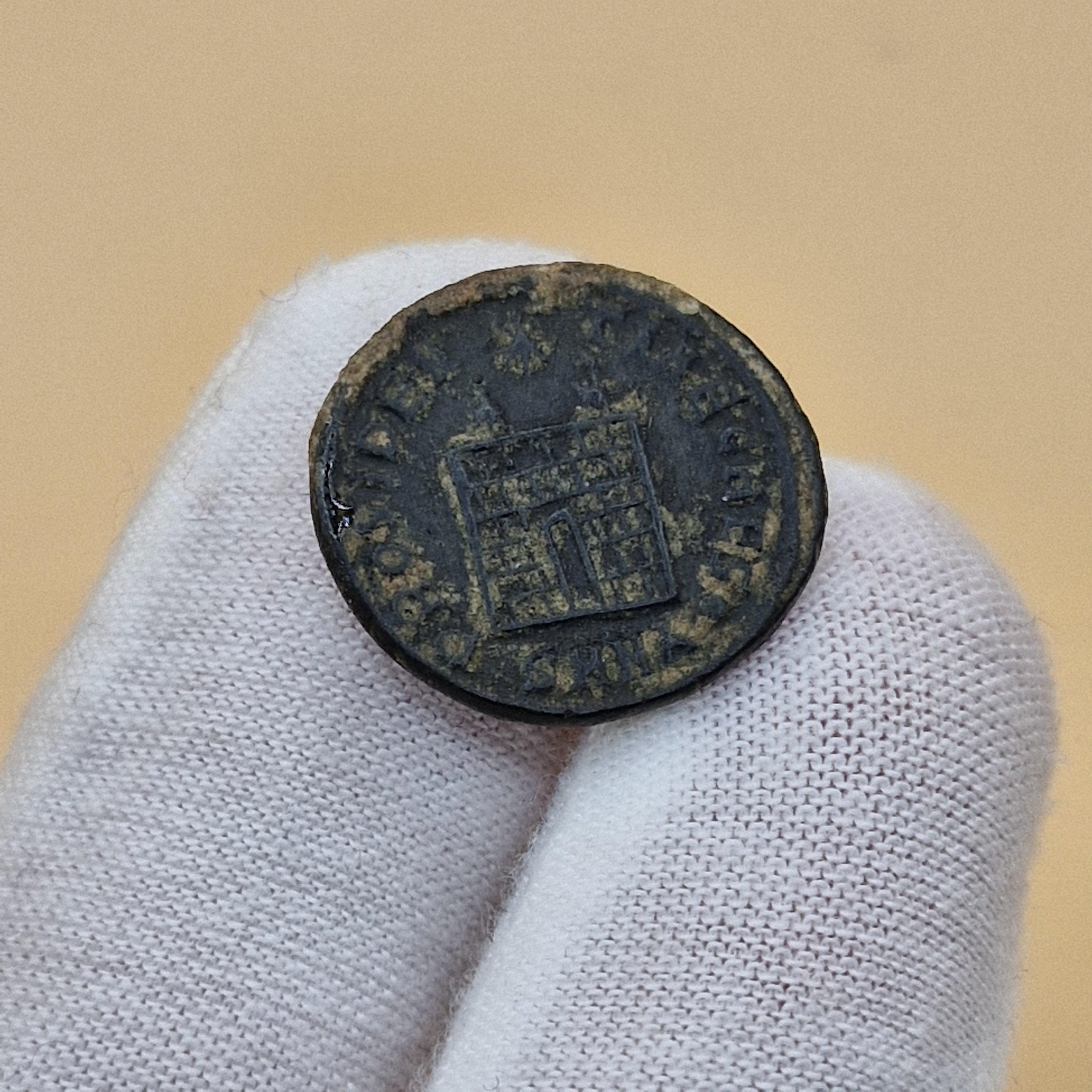 本物のローマのコンスタンティヌス 2 世 AE フォリス、西暦 337 ～ 340